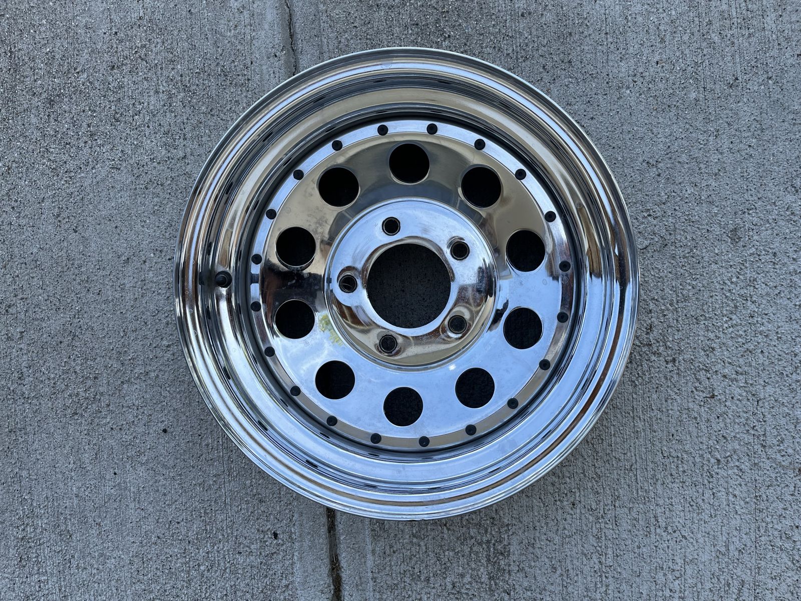14x7 5x4.75 chrome wheels (4)