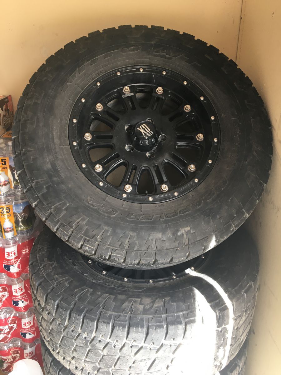 12.5x35 Nitto tires and rims for Jeep Wrangler