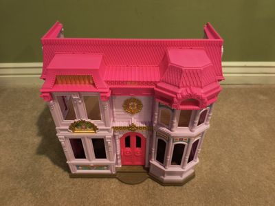 Doll house and accessories