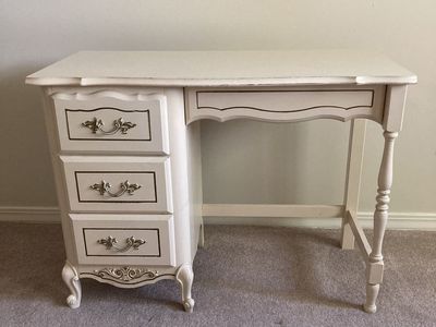 French Provincial style deak