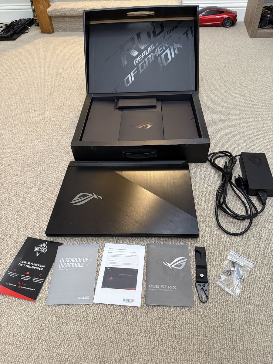 ASUS ROG Strix 17.3" Gaming Laptop - RTX 2060 / i7 / 16GB / 144Hz - New Battery