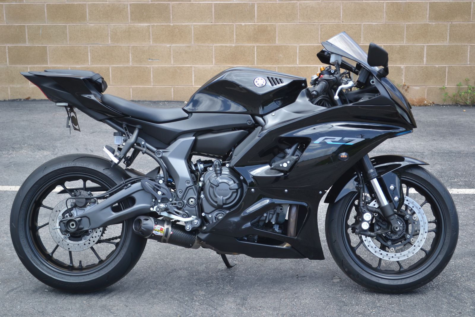 2022 Yamaha R7 - Sport Bike