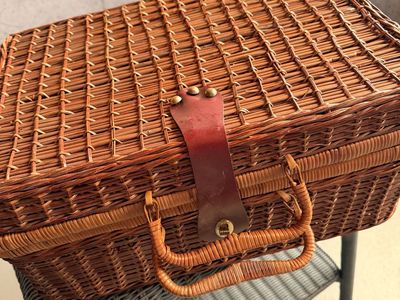 Wicker Picnic Basket with Reusable Plastic Dinnerware