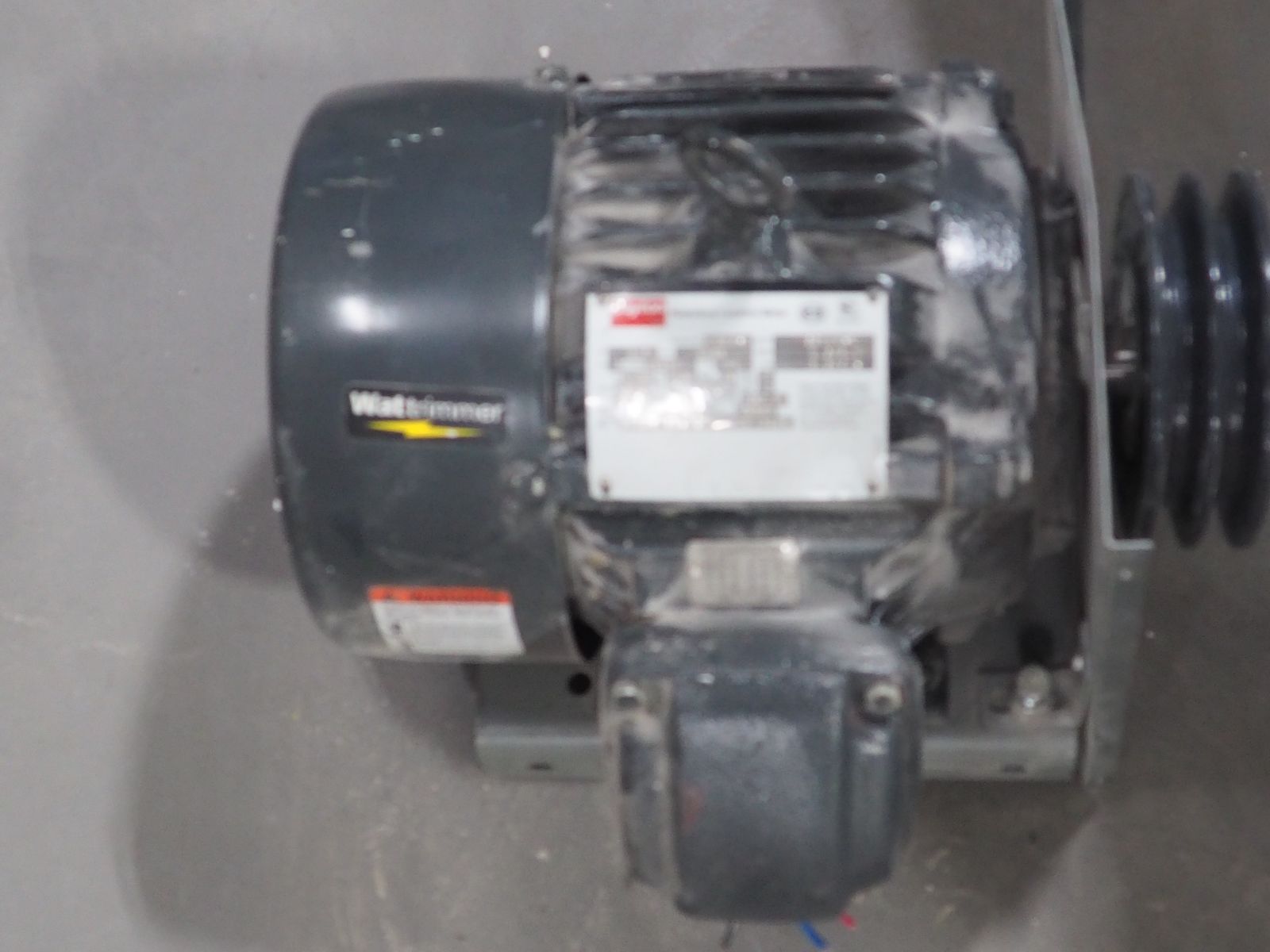 Dayton 3 phase 3hp motor with pulleys