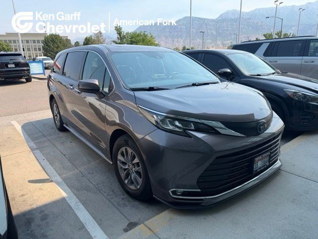 2021 Toyota Sienna XLE 7-Passenger