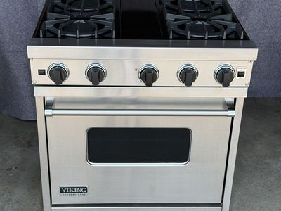 Viking 30 Inch Gas Range- Great condition