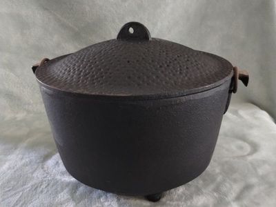 Vintage Cast Iron Dutch Oven Bean Pot with Lid and Handle - Rustic Cookware