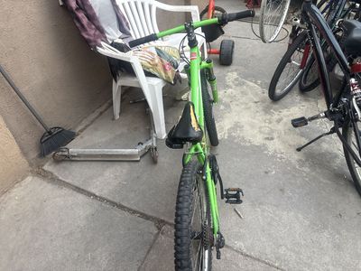 A hot rock specialized bike