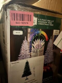 Christmas Tree 6.5' White Pre-Lit Madison Pine