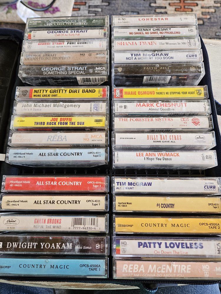 78 Country Music Cassette Tapes