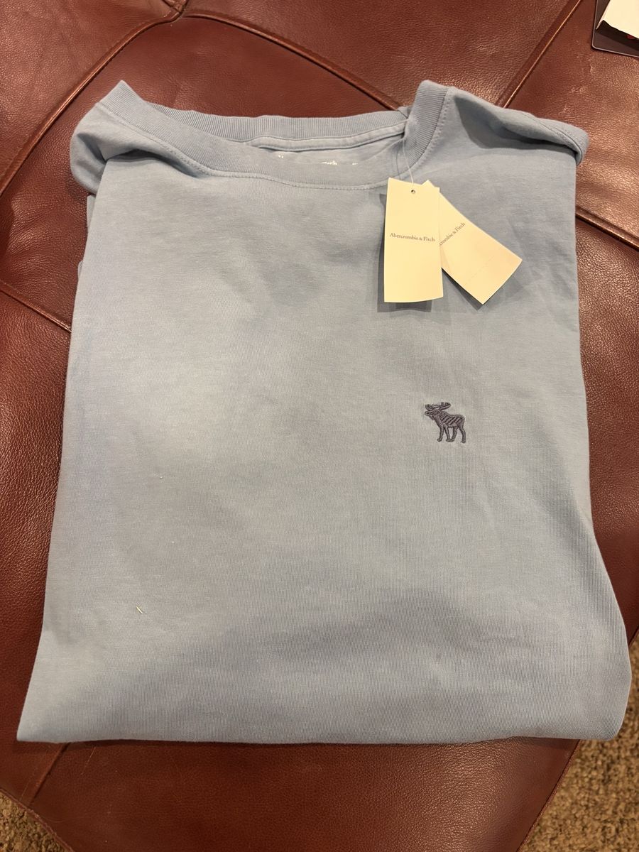 NWT Men’s Abercrombie XXL T-Shirt