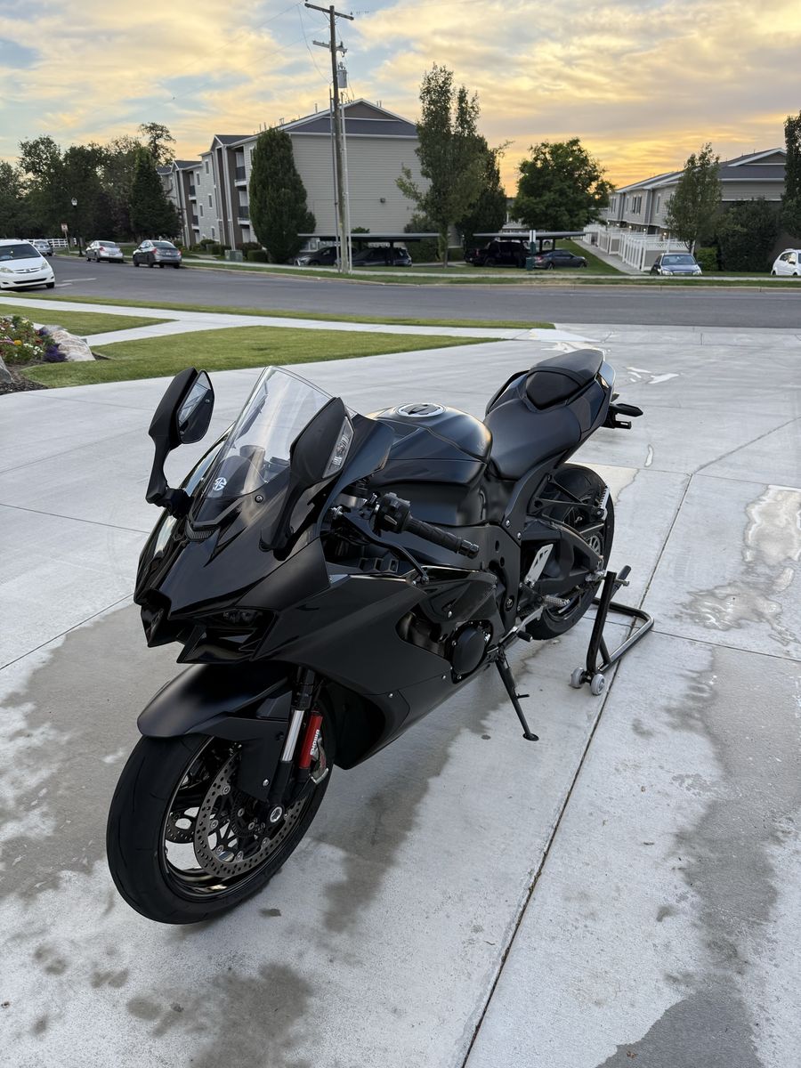 2025 Kawasaki Ninja ZX10-R