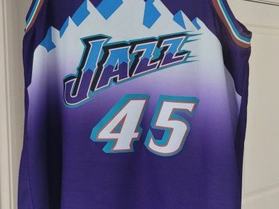 Nike NBA Utah Jazz Donovan Mitchell #45 Purple Mountain Jersey Men's Size M Dri-Fit