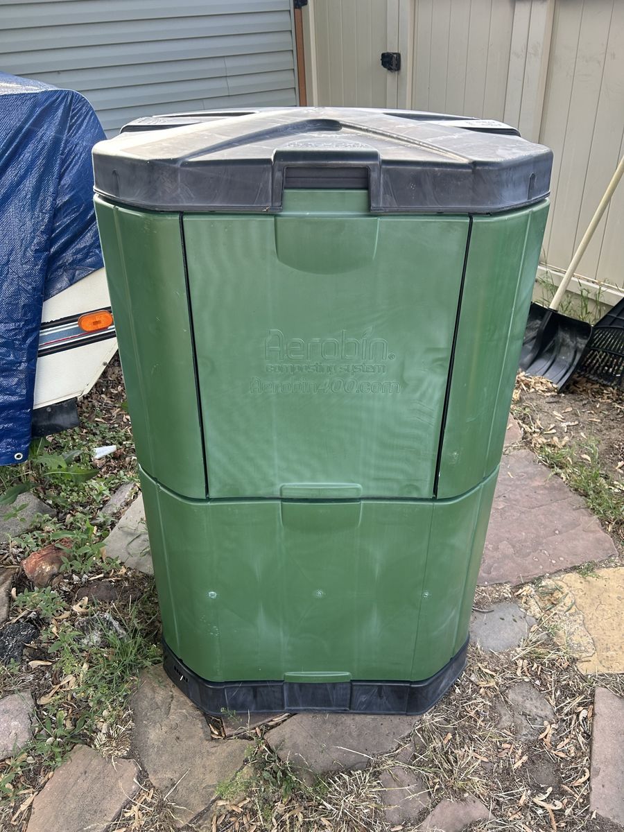 Aerobin 400 composter