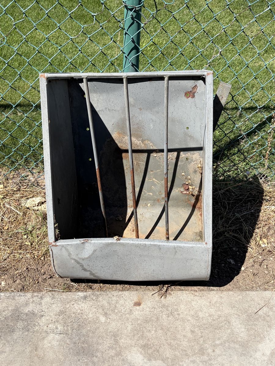 Horse Hanging Feeder