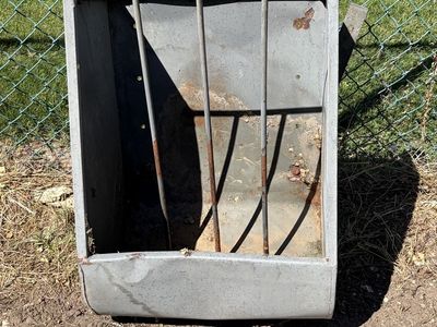 Horse Hanging Feeder