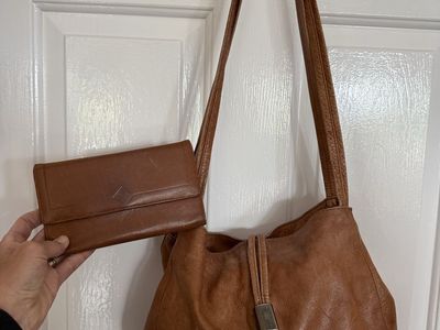 Made in Italy vintage Italian purse and wallet set 24” T