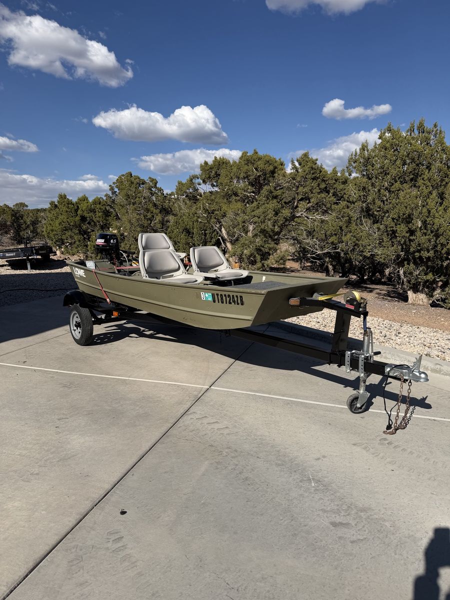 Lowe Jon Boat