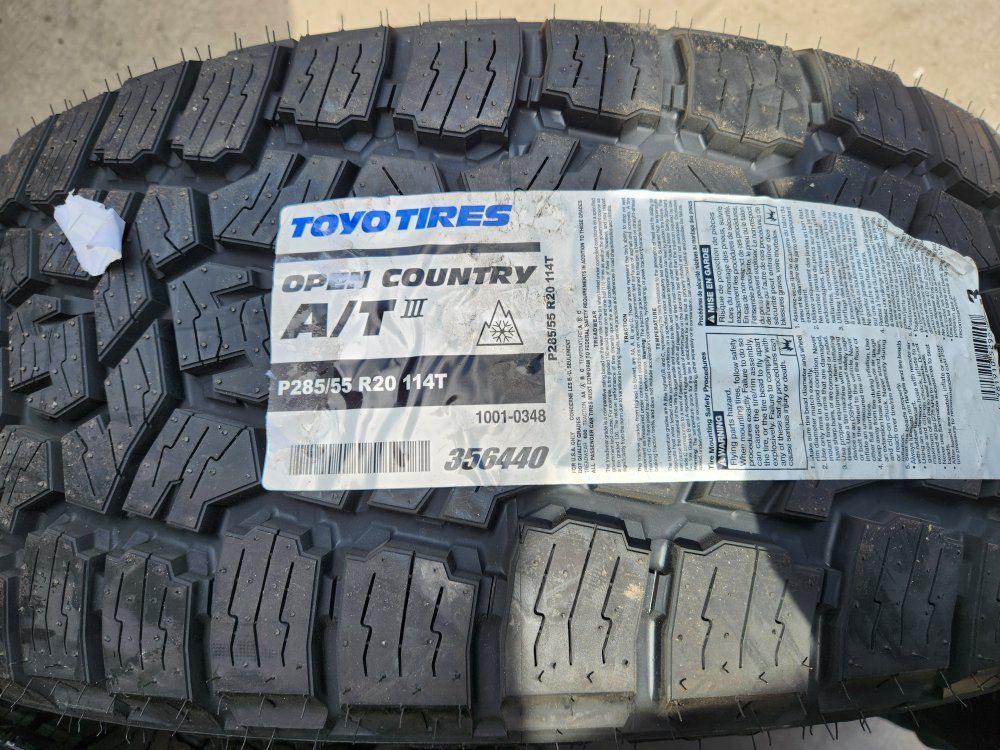 285/55r20 toyo open country at lll