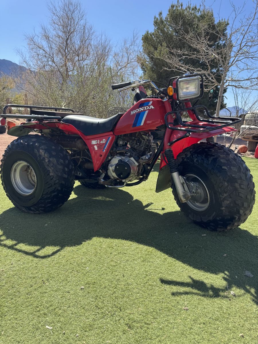 1984 Honda big red 250 ES