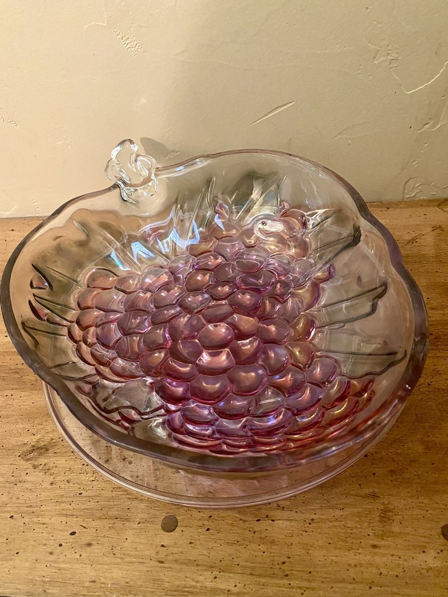 Vintage Indiana Glass Iridescent Purple Grape Motif Bowl - Timeless Decorative Fruit Dish or Centerpiece - C PIX