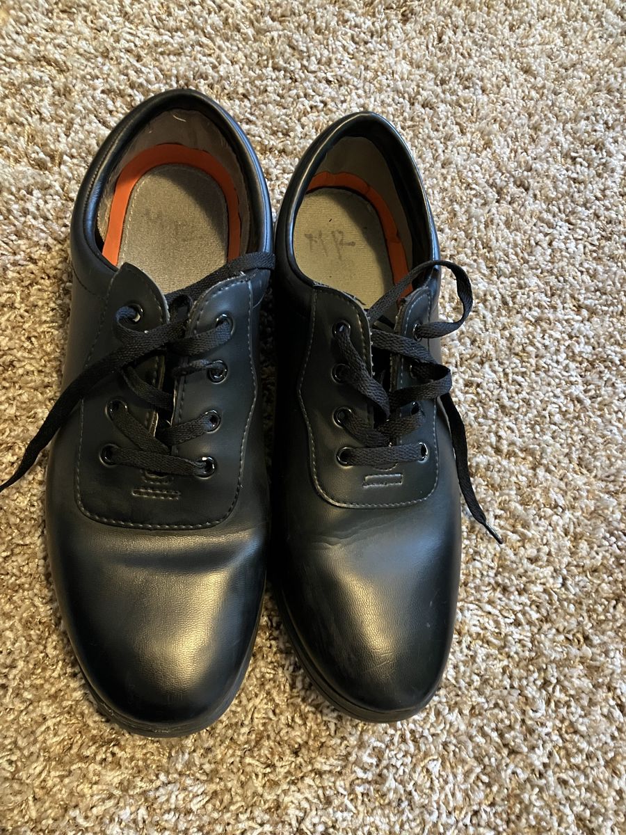 Dinkles Marching band shoes.  Men’s size 12.  (Women’s 14)   Lightly used.