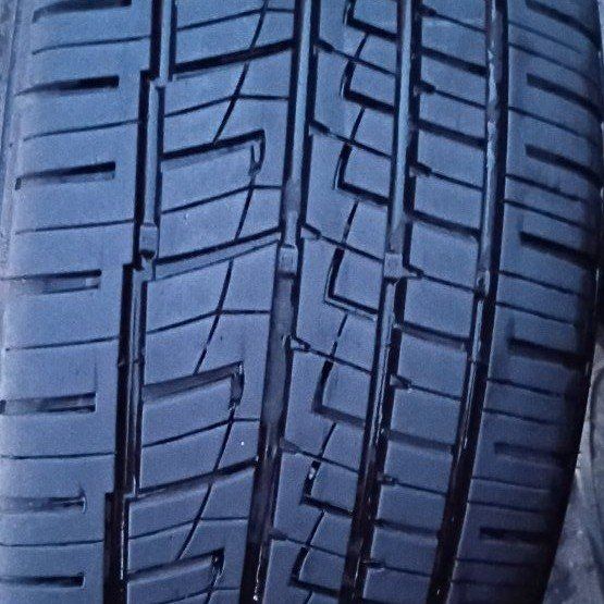 * Single 205/40ZR17 Tire *