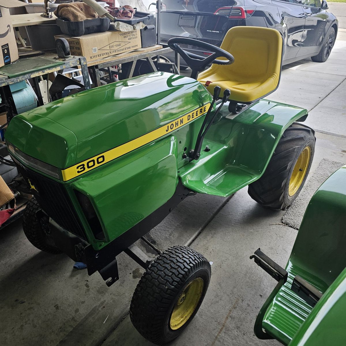 John Deere 300 hydrostatic tractor