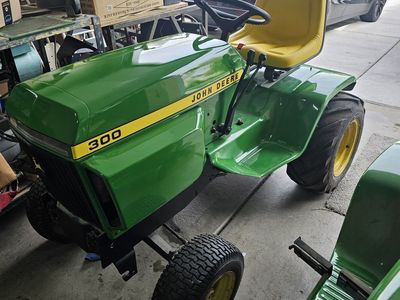John Deere 300 hydrostatic tractor