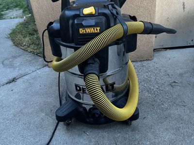 Dewalt Wet/Dry Vacuum 10 Gallon With Hose