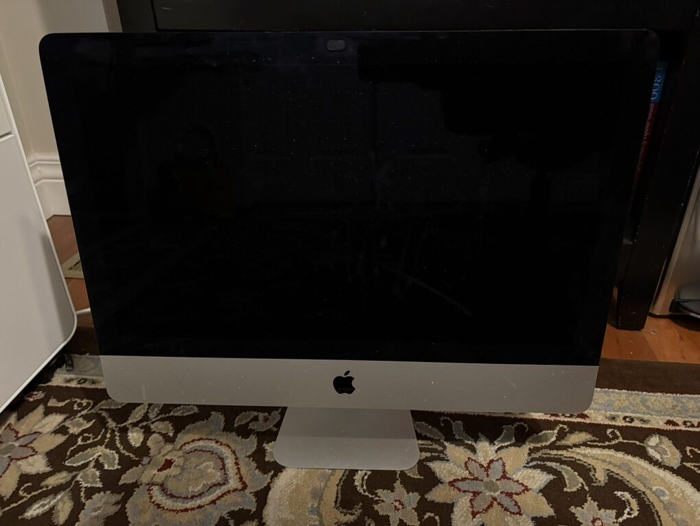 Apple iMac 21.5” Early 2015 i5 1TB 16GB