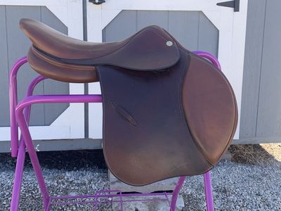 17.5” Jump Saddle