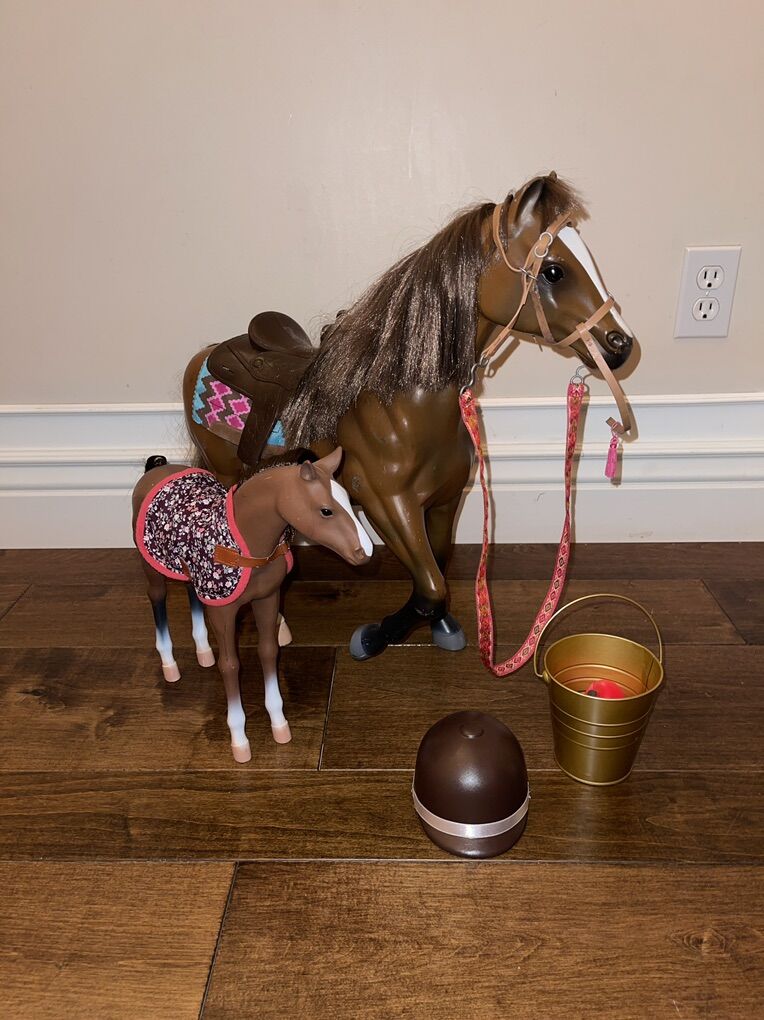 Our Generation Bay Horse And Foal