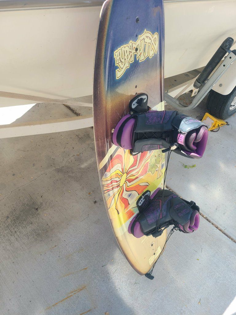 134cm wakeboard and ronix boots