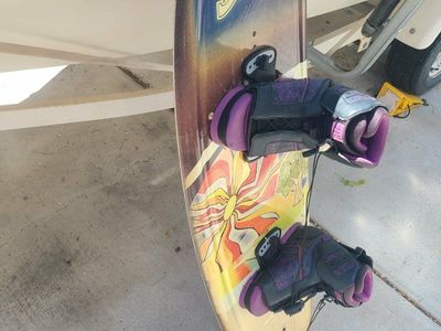134cm wakeboard and ronix boots