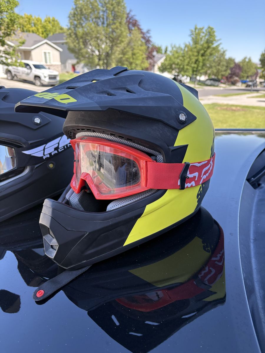 Off-road Helmets w/goggles
