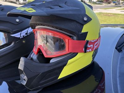 Off-road Helmets w/goggles