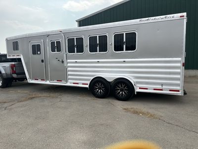 Featherlite 4 horse trailer
