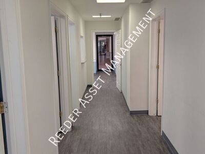 Perfect space for a clinic! Has 3 sinks