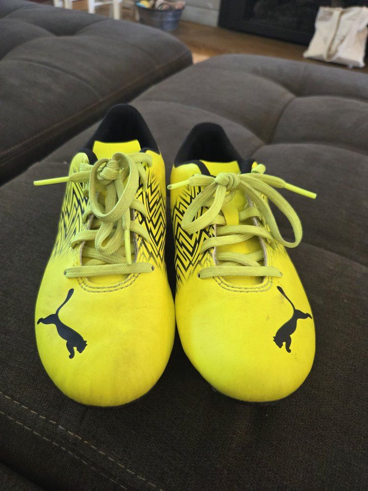 Youth Soccer Cleats - Neon Yellow/Black - Kids size 2
