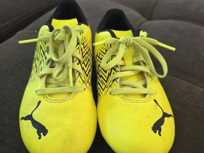 Youth Soccer Cleats - Neon Yellow/Black - Kids size 2