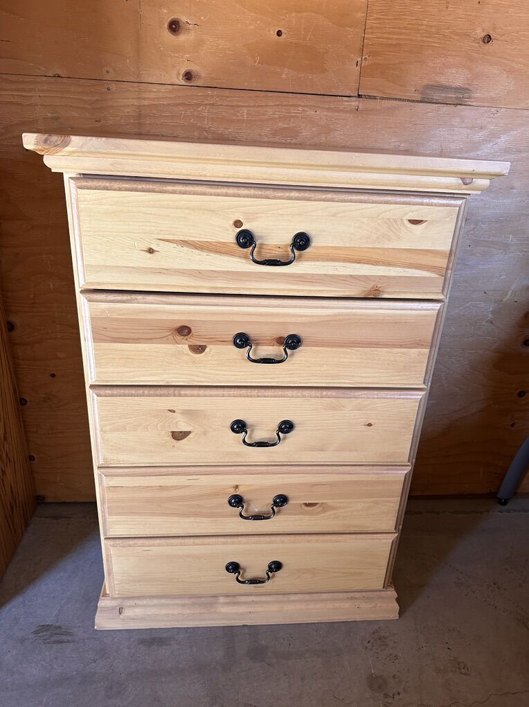 Solid Wood 5-Drawer Dresser
