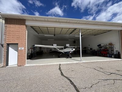 Shared Hangar For rent