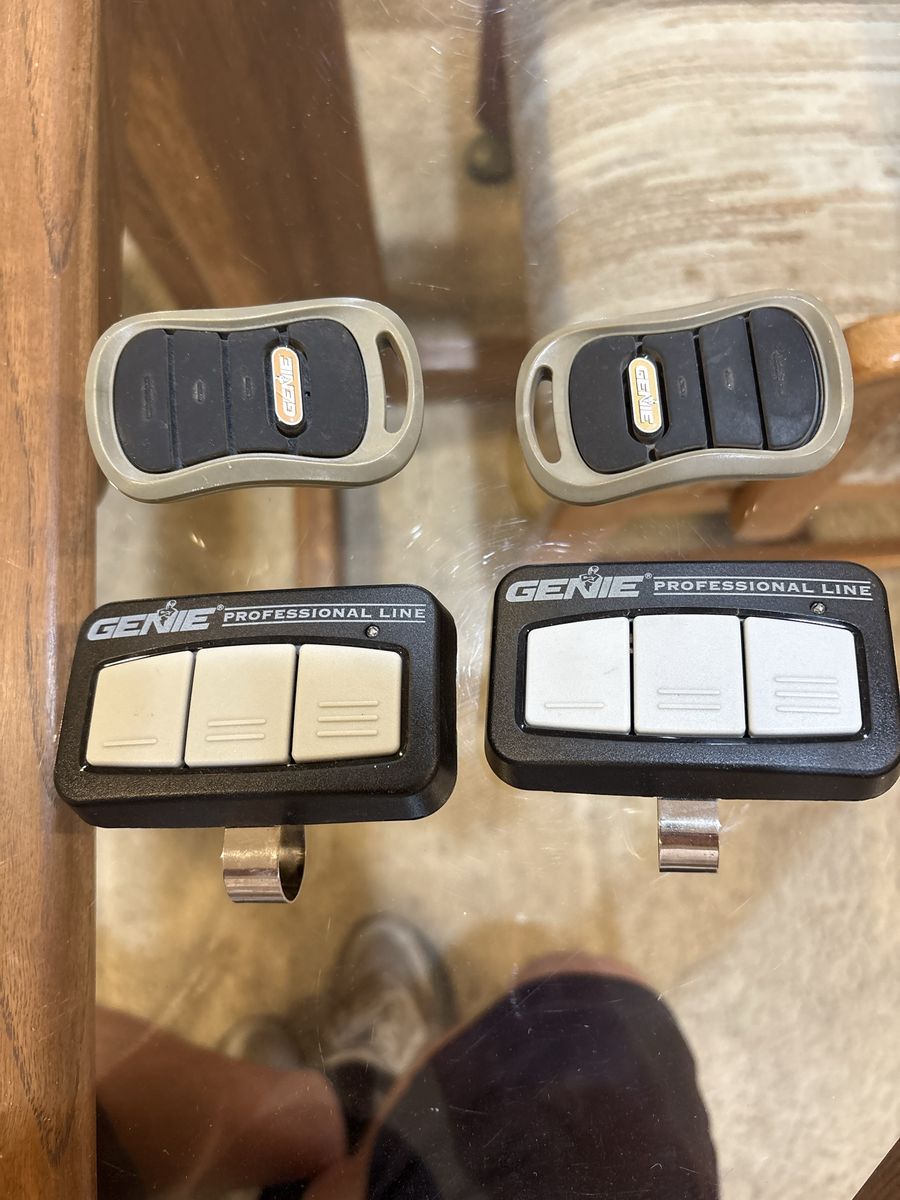 Genie Professional Line Garage Door Openers (4 Total - 2 Keychain, 2 Visor Clip)genie garage door openers