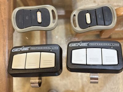 Genie Professional Line Garage Door Openers (4 Total - 2 Keychain, 2 Visor Clip)genie garage door openers