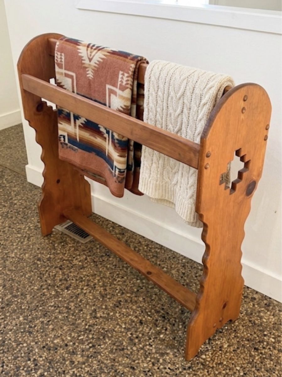 Vintage Wood Quilt Rack | Cutout Design | 3ft Tall
