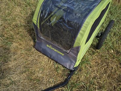 Ready to Ride! 100lbs Capacity Schwinn Rascal Plus Pet Trailer for Bicycles, 16-Inch Wheels Green