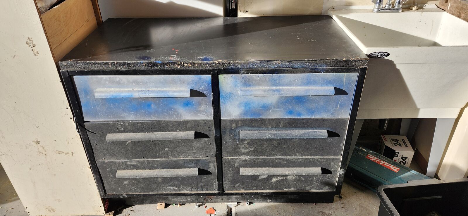 6 drawer work bench
