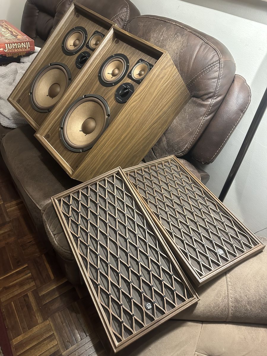 Pioneer CS-500G Speakers.   Tested Working Fine.