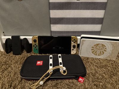 SPECIAL EDITION Nintendo Switch OLED Zelda Edition Bundle + 2 Pro Controllers + JoyCons